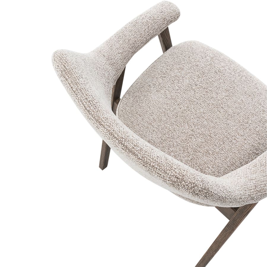 Chaise en tissu beige pieds ch&ecirc;ne massif fonc&eacute;