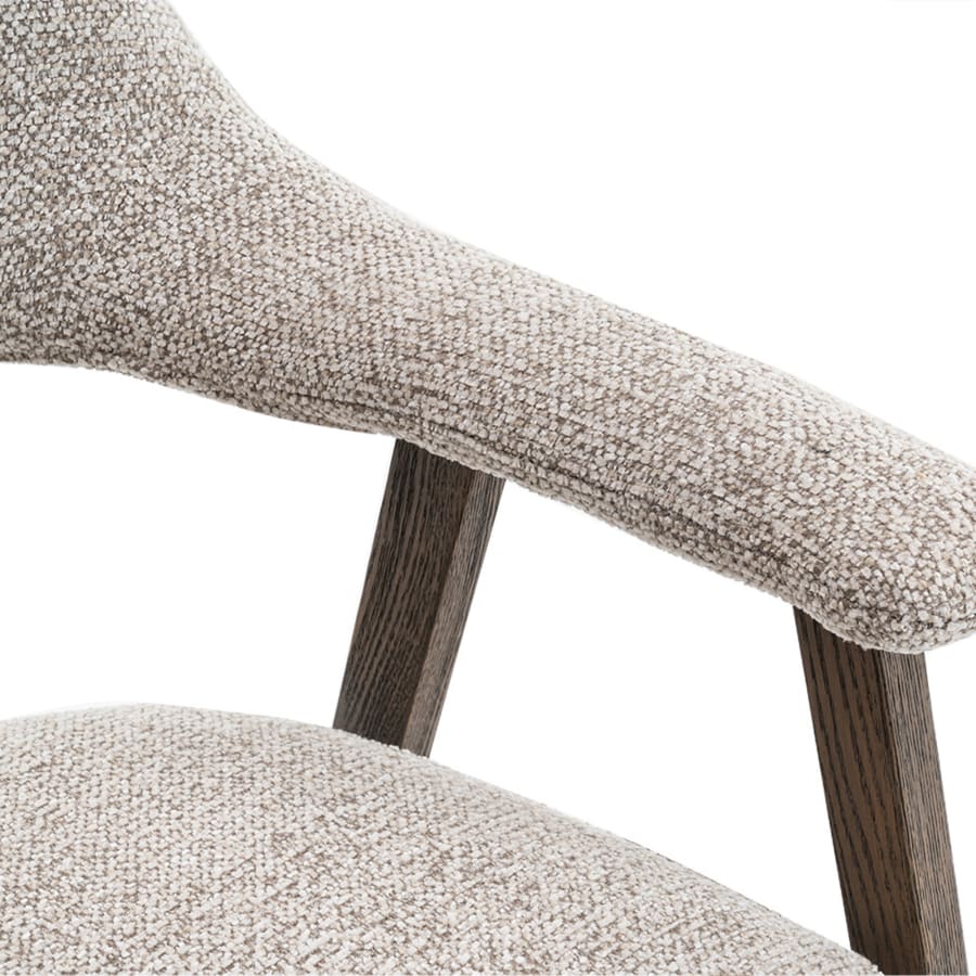 Chaise en tissu beige pieds ch&ecirc;ne massif fonc&eacute;