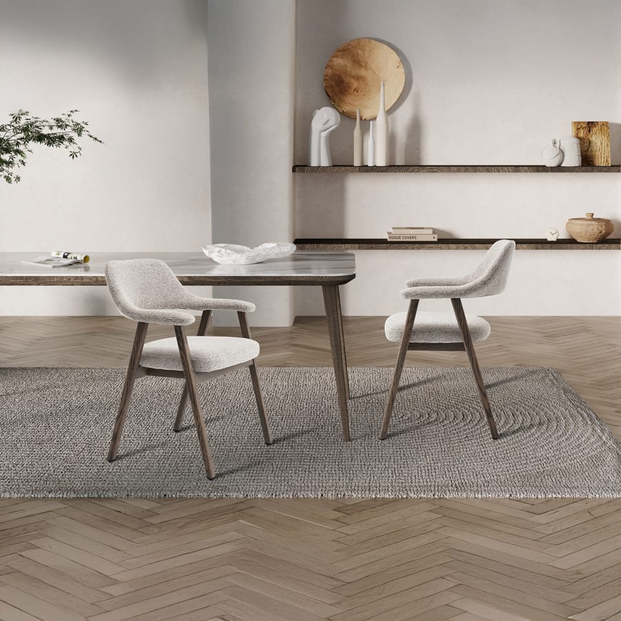 Chaise en tissu beige pieds ch&ecirc;ne massif fonc&eacute;