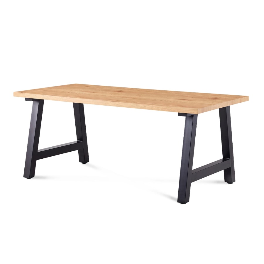 Table &agrave; manger en bois et m&eacute;tal noir