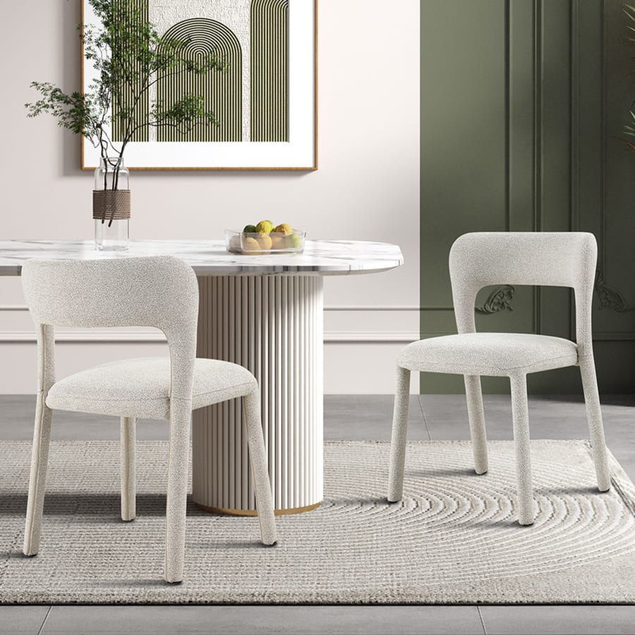 Chaise empilable en tissu bouclette &eacute;cru