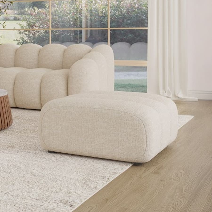 Pouf rectangle matelass&eacute; en tissu beige