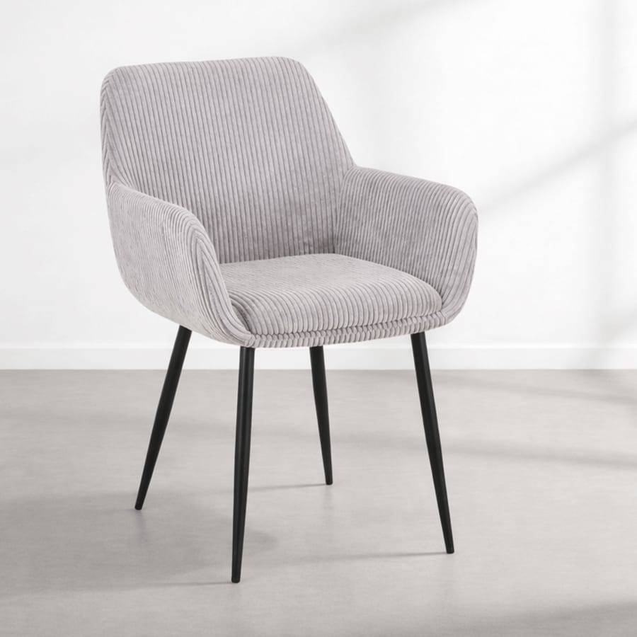 Lot de 2 chaises en velours c&ocirc;tel&eacute; gris clair pieds en m&eacute;tal noir