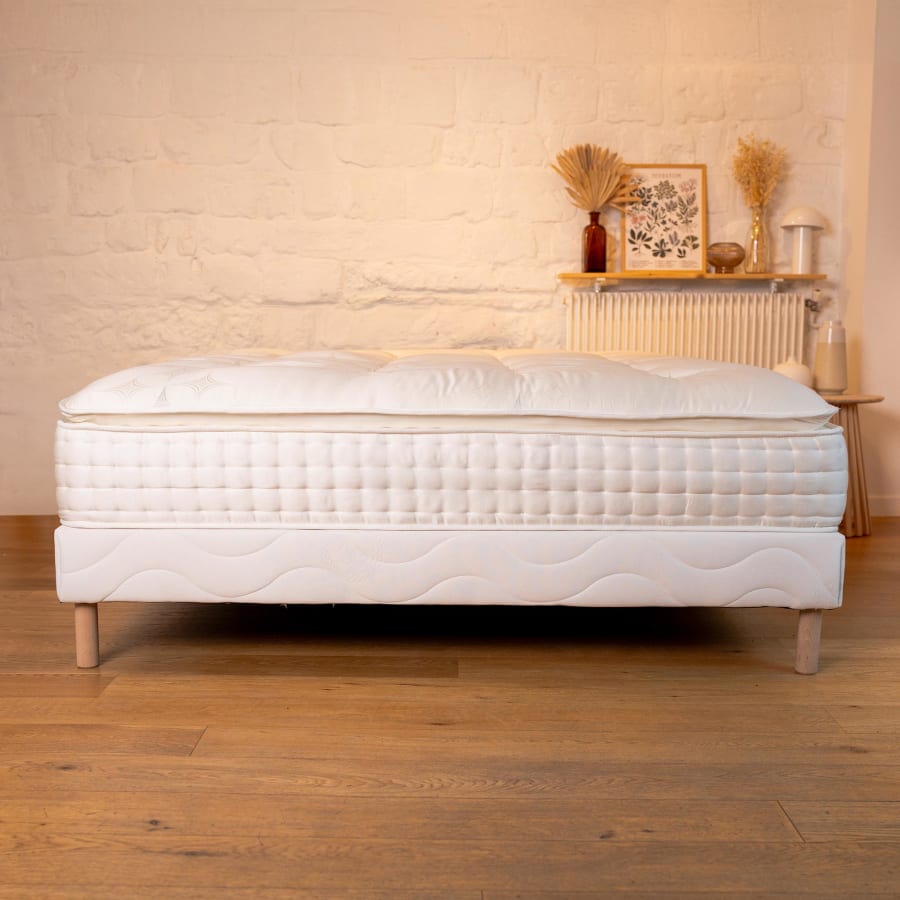 Matelas ressorts ensach&eacute;s et m&eacute;moire de forme 160x200 cm
