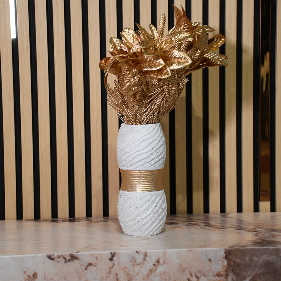 Vase en c&eacute;ramique blanc et dor&eacute; H24 cm