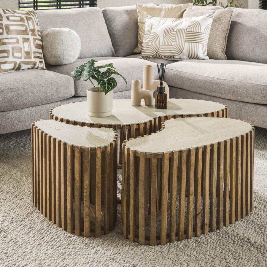 Lot de 3 tables en c&eacute;ramique beige et bois de manguier massif