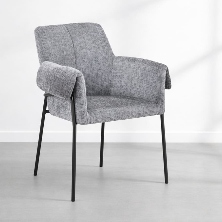 Chaise en tissu gris clair pieds en m&eacute;tal noir
