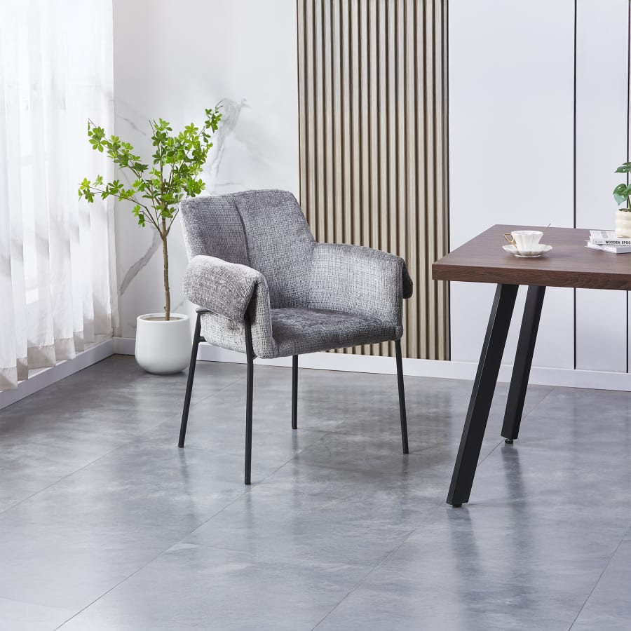 Chaise en tissu gris clair pieds en métal noir