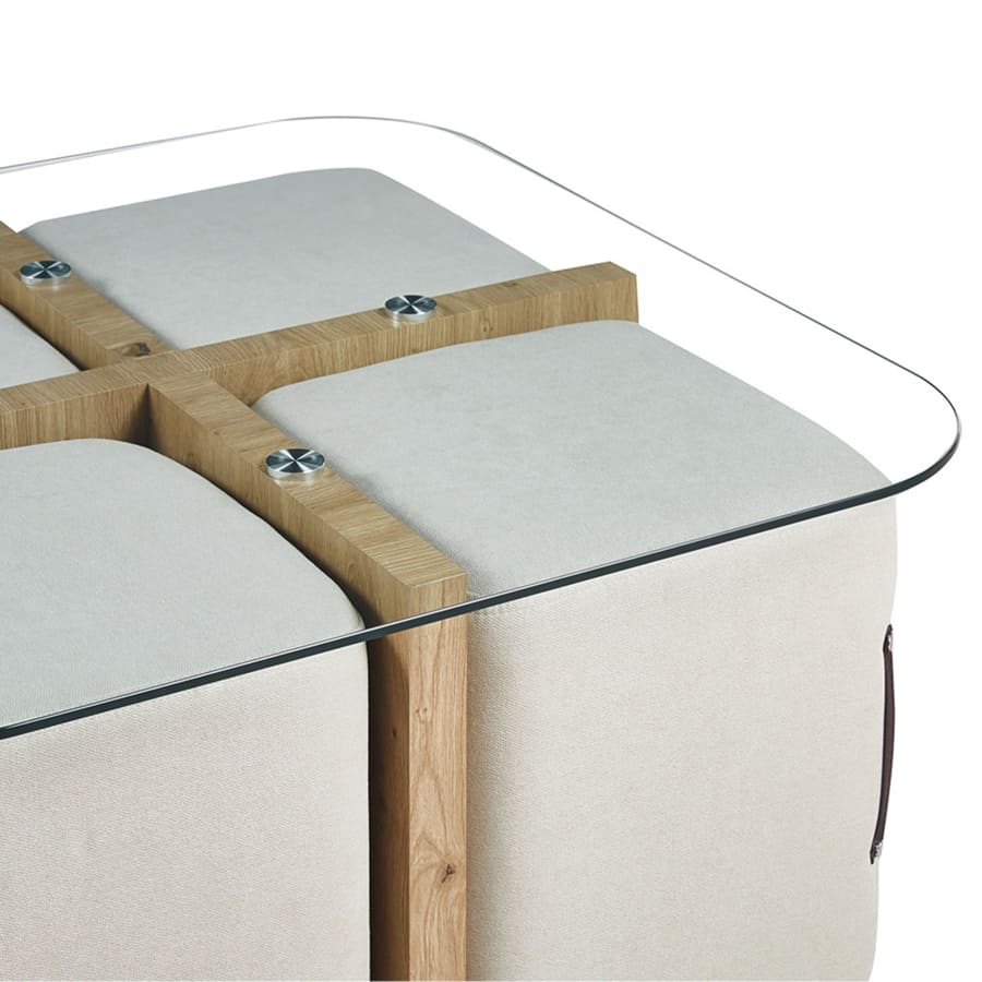 Table basse en verre socle couleur bois avec 4 poufs en tissu blanc &eacute;cru
