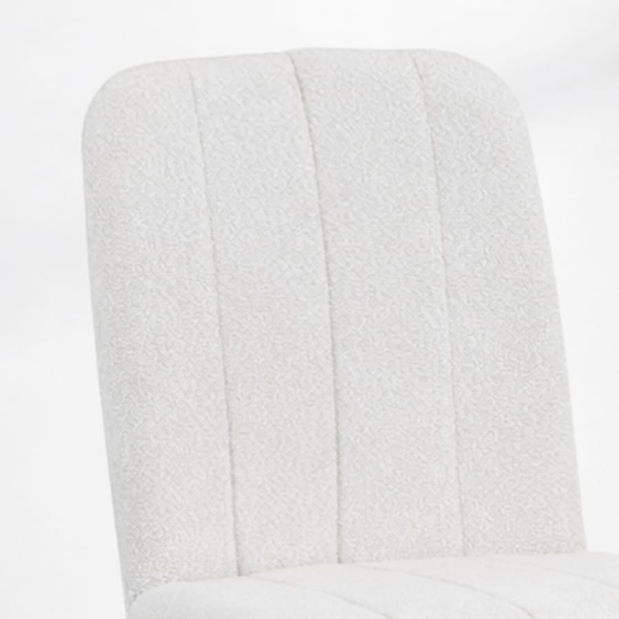 Lot de 4 chaises en tissu bouclette blanc &eacute;cru pieds en m&eacute;tal noir