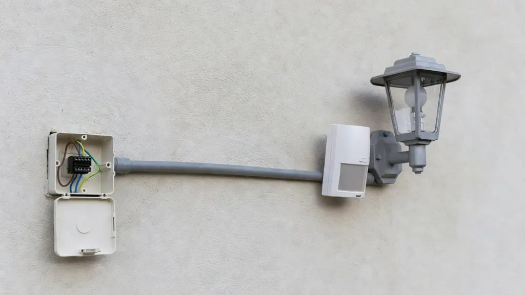 Jak Podłączyć Czujnik Ruchu Do Lampy