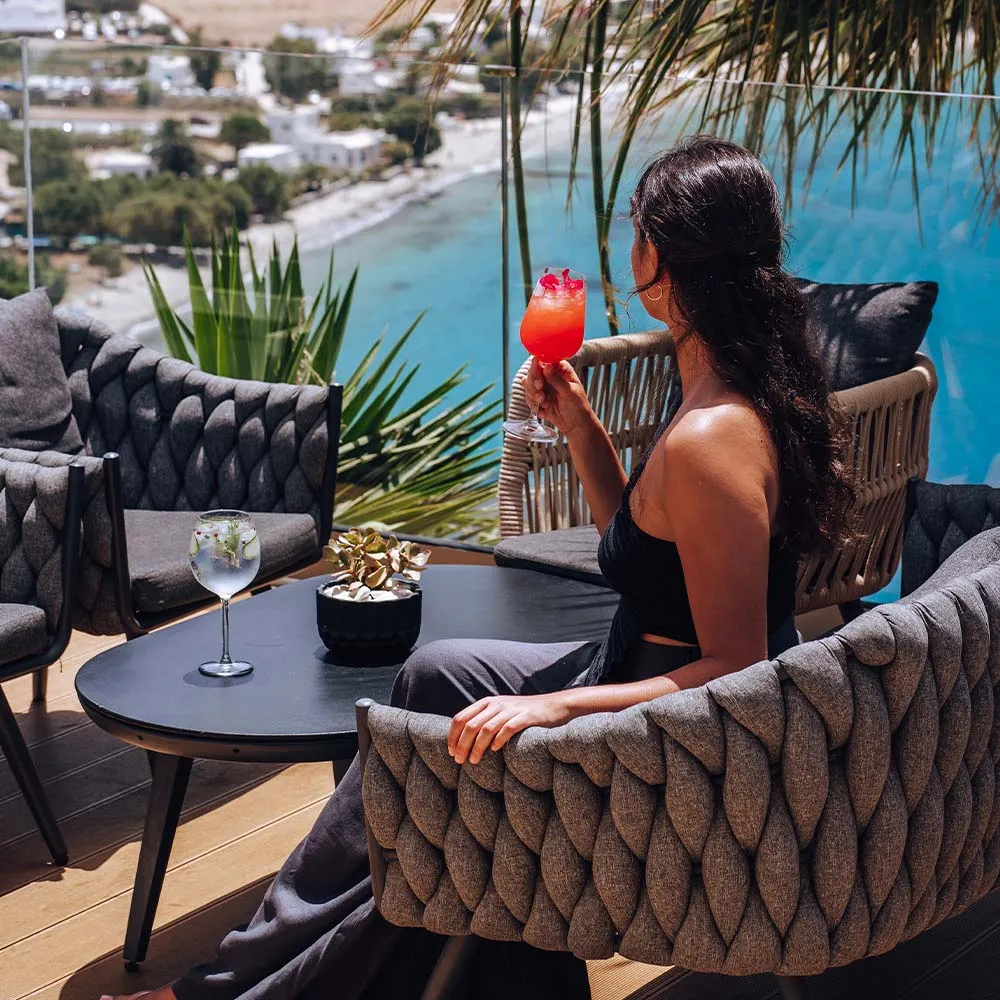 Apeiro Bar