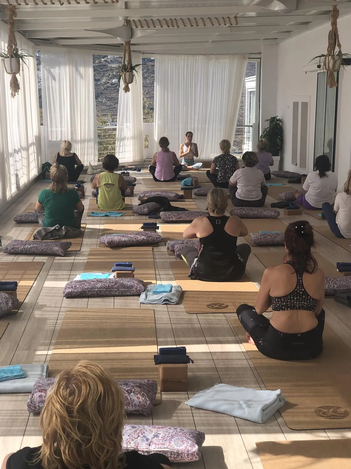 Yoga για επισκέπτες στο Aegialis 6