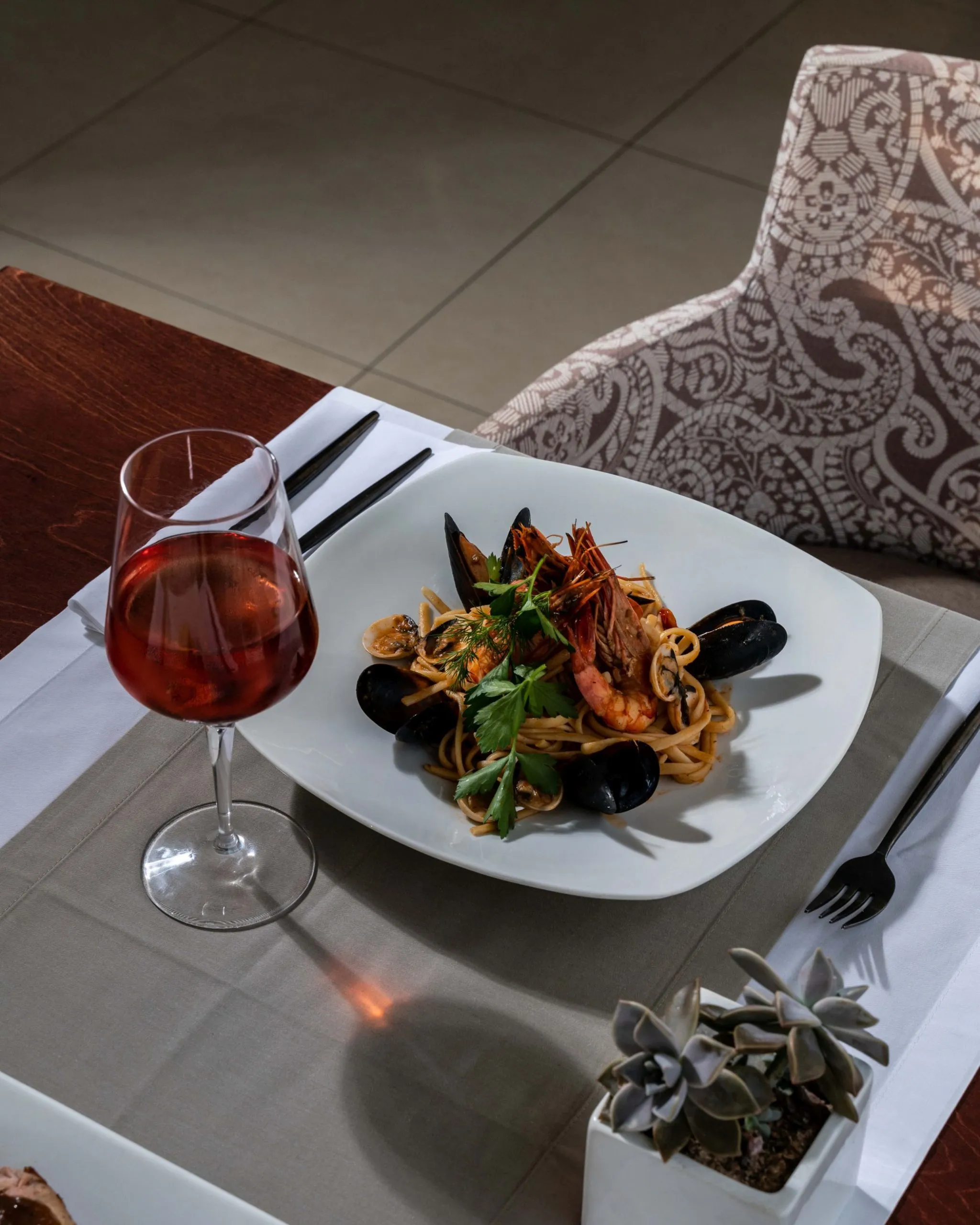 Ambrosia Gallery Restaurant, 8