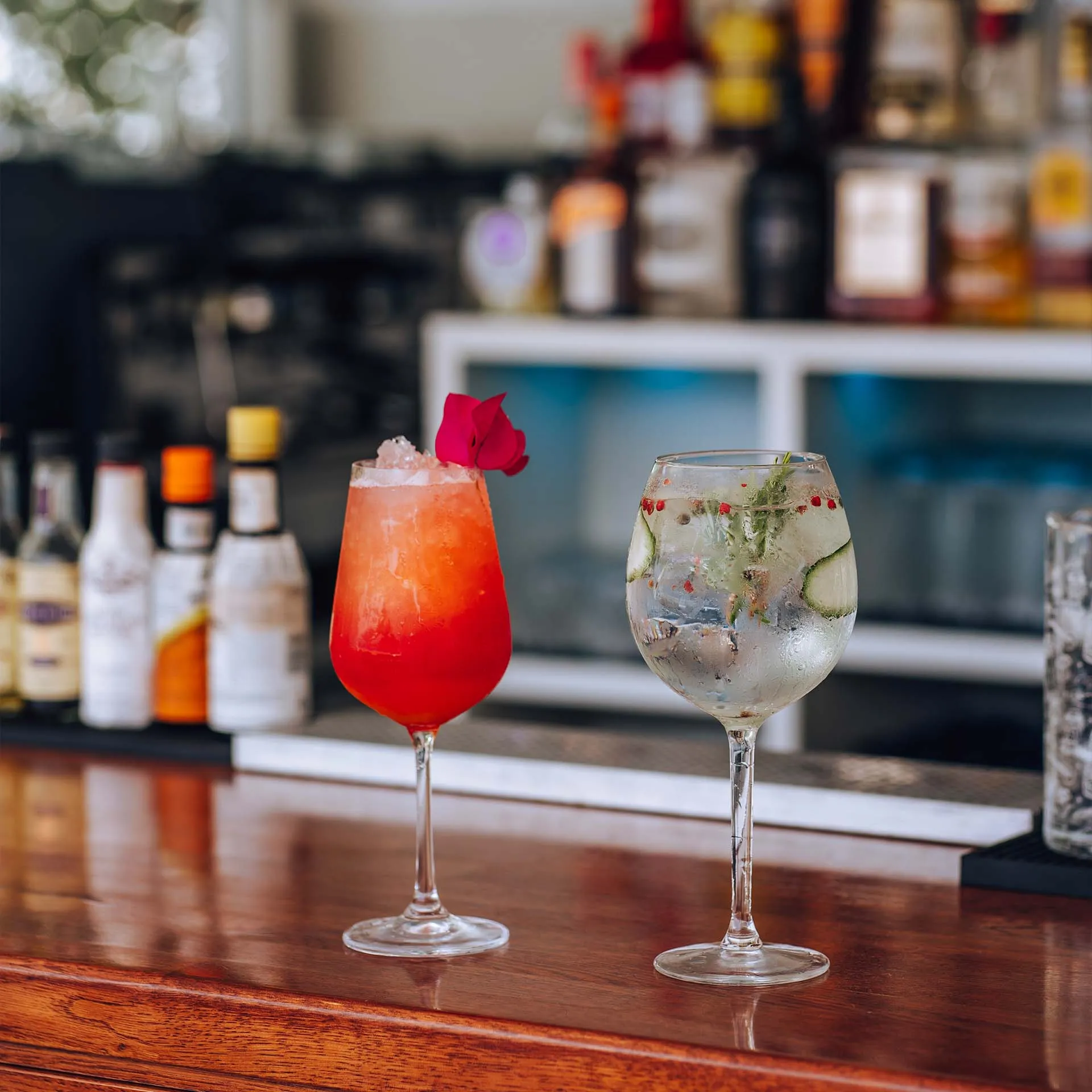 Apeiro Bar, 3