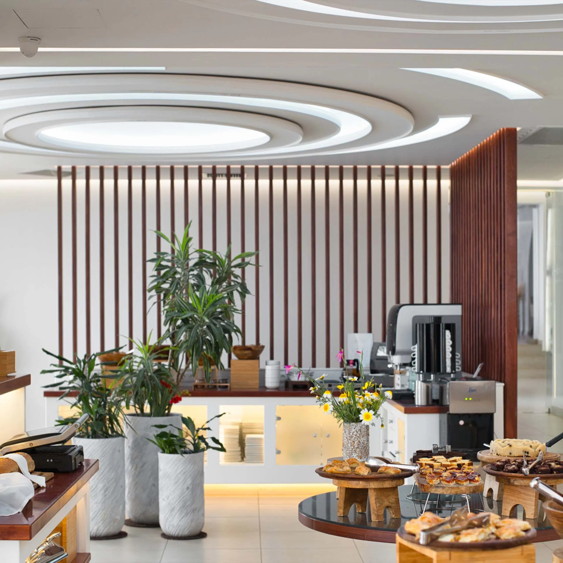 Ambrosia Gallery Restaurant, 17