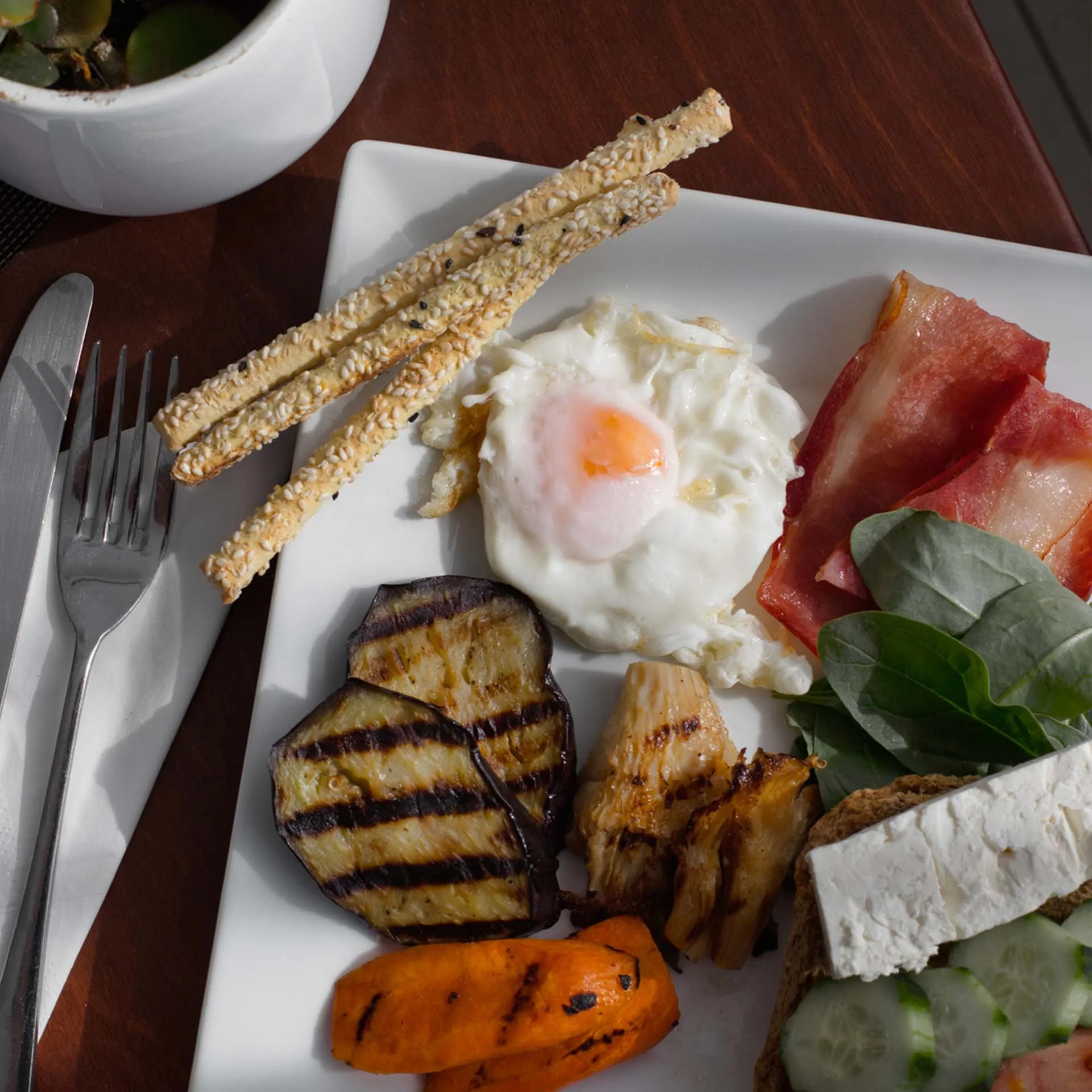 Ambrosia Gallery Restaurant, 27
