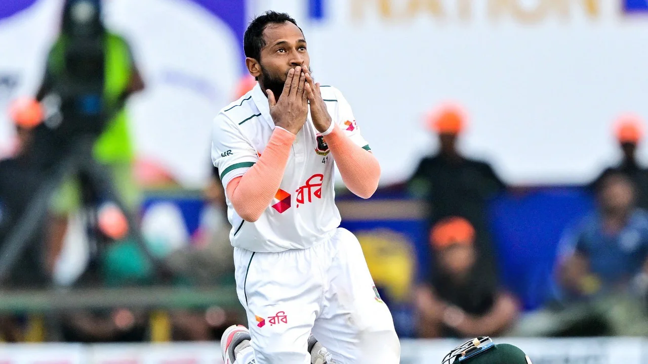 গল টেস্টে বিশ্ব রেকর্ড গড়লেন মুশফিক