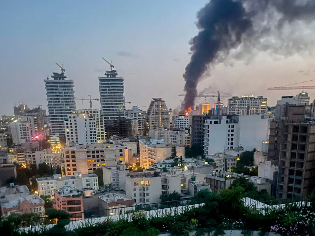 ধ্বংসযজ্ঞ ও নাটকীয়তার পর শেষ ইরান-ইসরায়েলের ‘১২ দিনের যুদ্ধ’