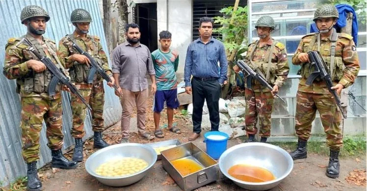 বাবুরহাটে বাসি পণ্য ও মিষ্টি বিক্রিতে জরিমানা