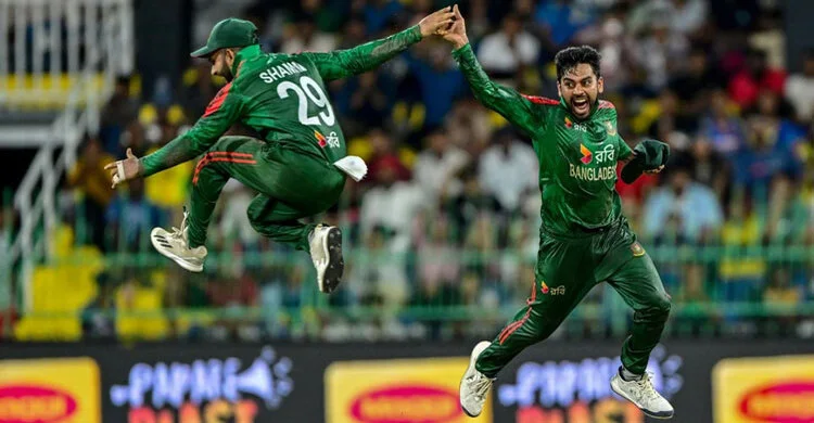 শ্বাসরুদ্ধকর জয়ে সিরিজে সমতা ফেরালো বাংলাদেশ