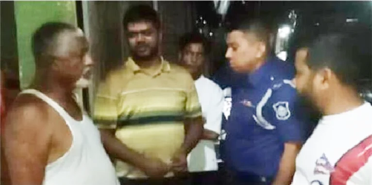 শাহরাস্তির ঠাকুর বাজারে নৈশ প্রহরীদের বেঁধে ডাকাতি