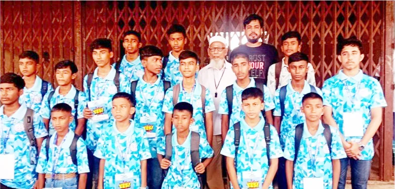 শ্রেষ্ঠত্ব অর্জনের লড়াইয়ে চাঁদপুরের খুদে সাঁতারুরা ঢাকায়