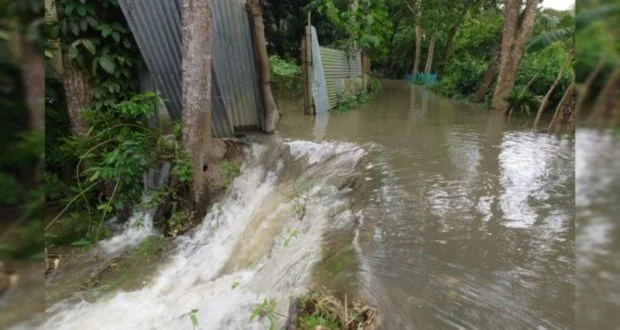 মেঘনার পানি বিপদসীমার ২১ সে. মি. উপর দিয়ে প্রবাহিত, নিম্নাঞ্চল প্লাবিত
