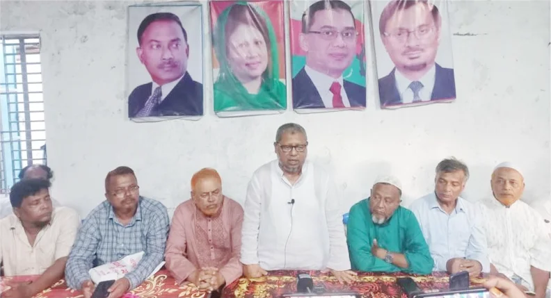 হাজীগঞ্জে বহিষ্কৃত উপজেলা বিএনপির সাবেক সভাপতির সংবাদ সম্মেলন