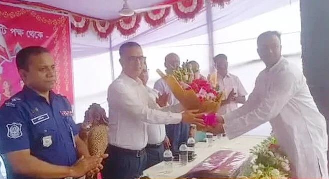 দূর্গোৎসবে চাঁদপুরে ফ্রি মেডিকেল ক্যাম্প ও উপহার বিতরণ