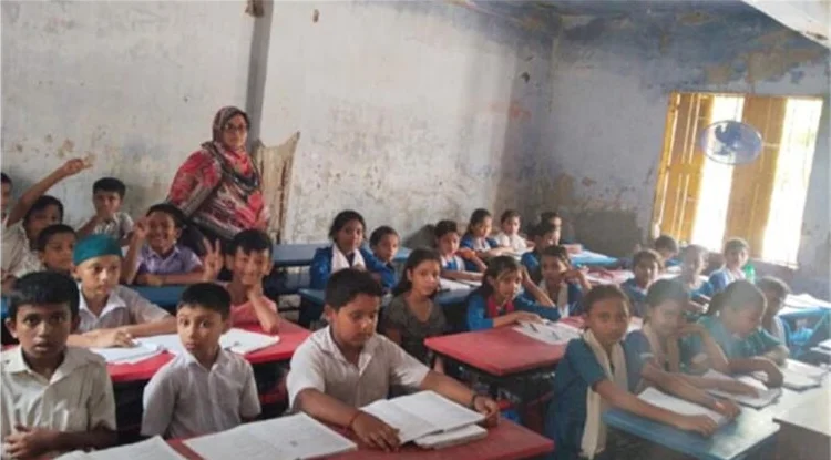 পরিত্যক্ত ভবনে ঝুঁকি নিয়ে চলছে ব্রাহ্মণসাখুয়া সপ্রাবির শিক্ষার্থীদের পাঠদান