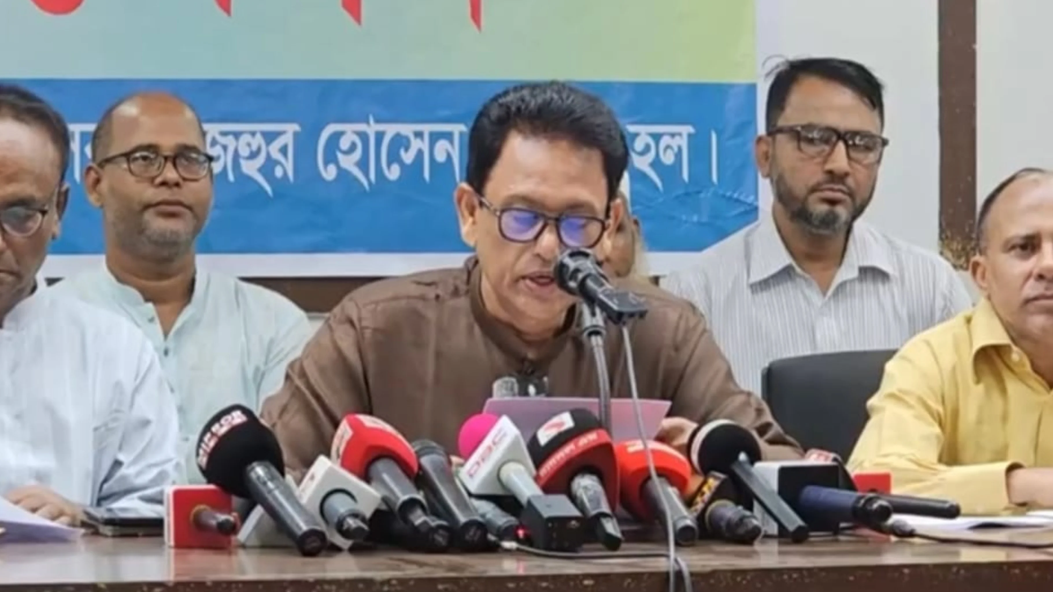 বিদেশযাত্রায় নিষেধাজ্ঞার কারণ জানতে চেয়ে কোনো সদুত্তর পাইনি : এহসানুল হক মিলন