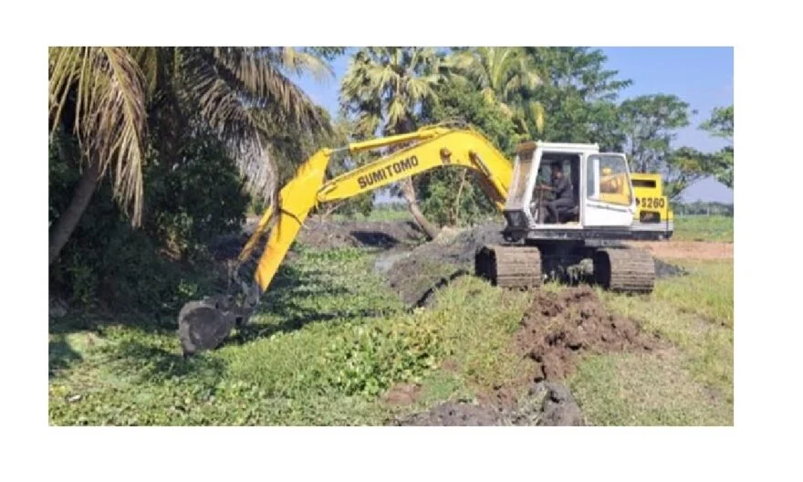 ফরিদগঞ্জে ভাটিয়ালপুর এ-৬ খালের পুনঃখনন শুরু