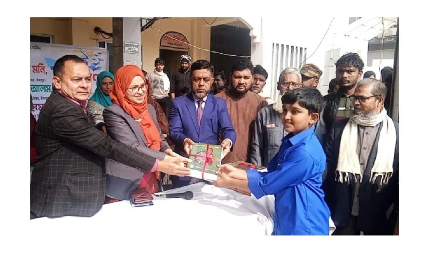 সপ্তম শ্রেণির বই একটিও আসেনি : হতাশায় মতলব উত্তরের শিক্ষার্থীরা