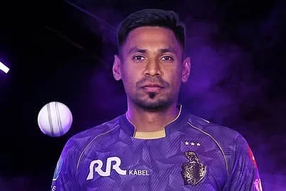 মোস্তাফিজকে কলকাতা দল থেকে বাদ দিতে বলেছে বিসিসিআই