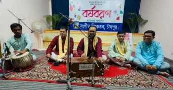 বর্ষবরণে গান গেয়ে মন জয় করলেন জেলা প্রশাসক