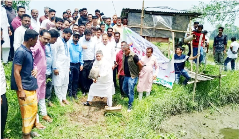 মতলব দক্ষিণে খাল পুনঃখননের উদ্বোধন করলেন ড.জালাল উদ্দিন এমপি