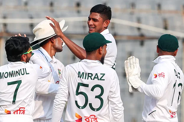 পাকিস্তানকে বলে কয়ে হারাল বাংলাদেশ