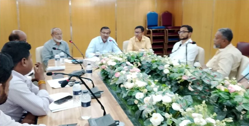 হাজীগঞ্জে জেলা পরিষদ ও স্থানীয় প্রশাসনের সাথে আলোচনা সভা