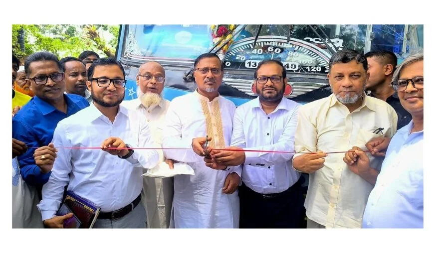 বলাখালে বাস স্টপেজ উদ্বোধন করলেন মমিনুল হক এমপি
