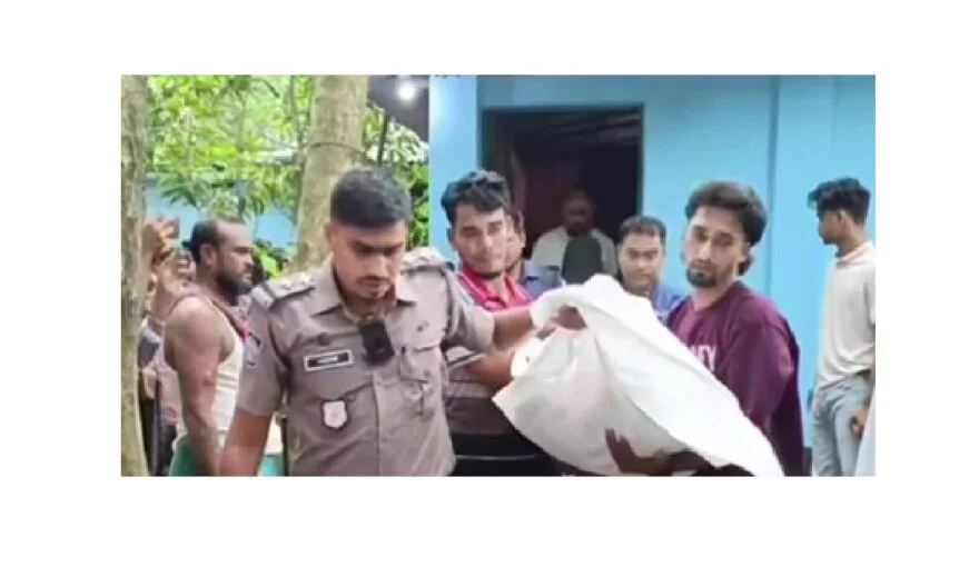 শাহরাস্তিতে গৃহবধূকে হত্যা করে দুর্ধর্ষ ডাকাতি॥ আরেক গৃহবধূ আহত