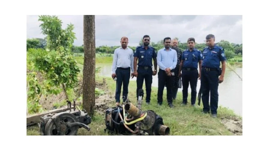 কৃষিজমি রক্ষায় কচুয়ায় অভিযান, ভেঙে দেওয়া হলো দুই ড্রেজার