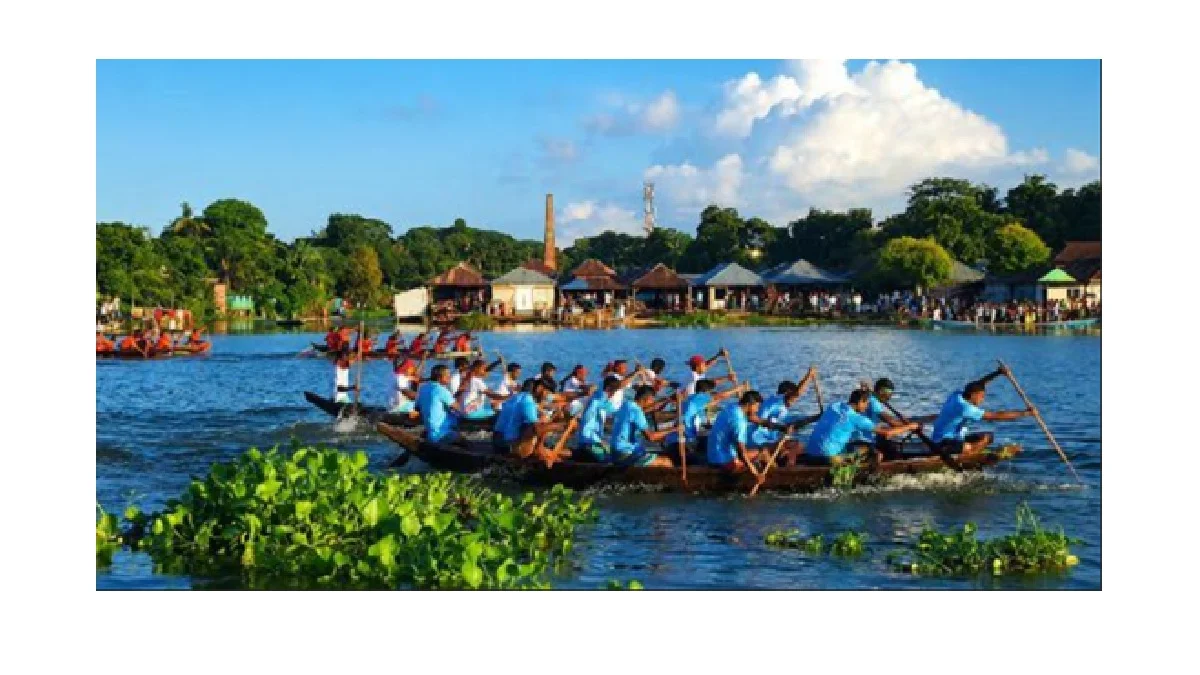 মতলবে ধনাগোদা নদীতে নৌকা বাইচ প্রতিযোগিতা, দর্শনার্থীদের ভিড়