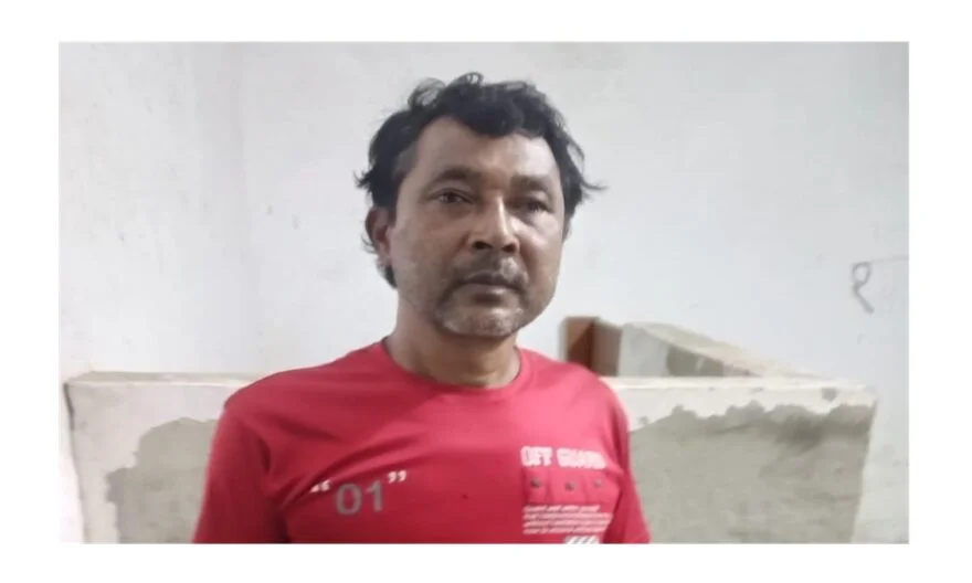 মতলব উত্তরে ফেসবুকে নবীজিকে নিয়ে কটূক্তি করায় যুবককে ধরে পুলিশে দিল জনতা