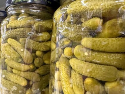 Что такое ботулизм и почему так опасны могут быть консервы и домашние закатки