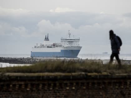 9 пишем — 2 в уме: в Калининградскую область в сентябре пустят паром и контейнеровоз