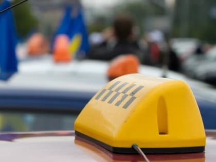 Калининградские таксисты объяснили, как берут заказы и почему считают поправки Минтранса бесполезными