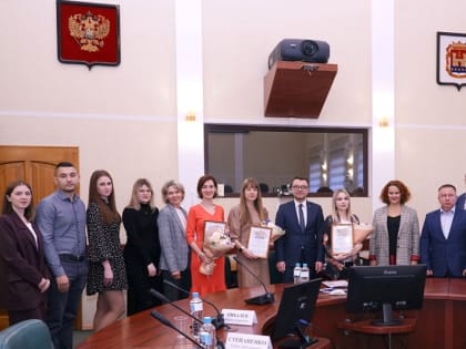 Сегодня в России у чиновников профессиональный праздник