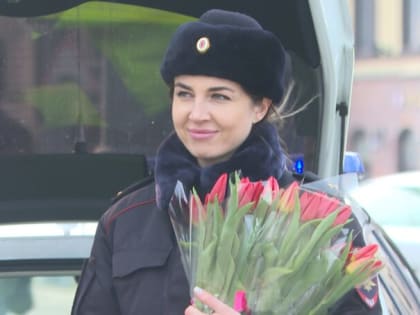 Госавтоинспекция Калининградской области в преддверии Международного женского дня провела традиционную акцию на дорогах