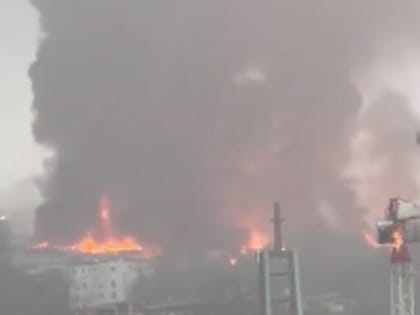 В Гамбурге произошёл пожар на промскладах, жителей эвакуируют из-за появившегося токсичного дыма — СМИ